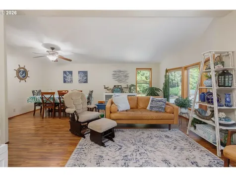 10 Seagrove Loop Lincoln City OR 97367