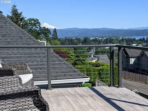 752 W T Street Washougal WA 98671