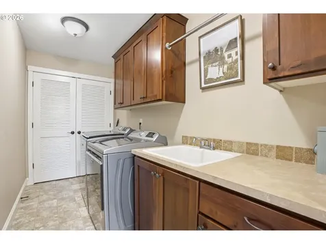 752 W T Street Washougal WA 98671