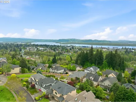 752 W T Street Washougal WA 98671