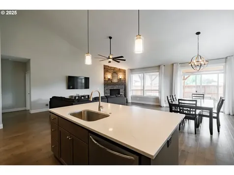 5300 Davis Street SE Turner OR 97392