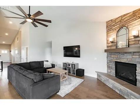 5300 Davis Street SE Turner OR 97392