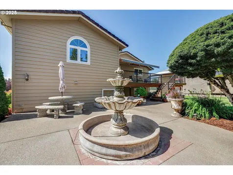20582 S South End Road Oregon City OR 97045