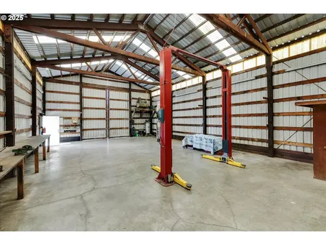 20582 S South End Road Oregon City OR 97045