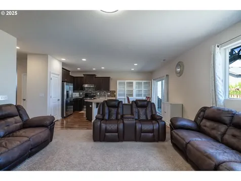 33331 SW Holland Drive Scappoose OR 97056
