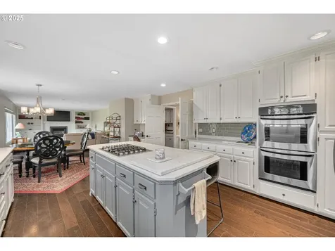18280 Delenka Lane Lake Oswego OR 97034