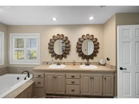 18280 Delenka Lane Lake Oswego OR 97034