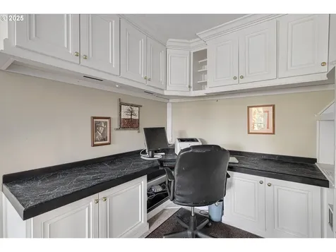 18280 Delenka Lane Lake Oswego OR 97034