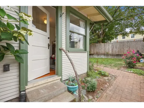 3775 SE 9th Avenue Portland OR 97202