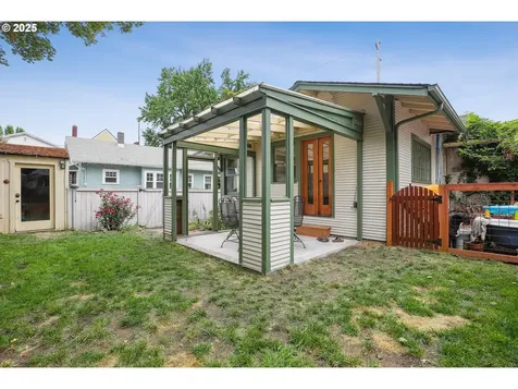 3775 SE 9th Avenue Portland OR 97202