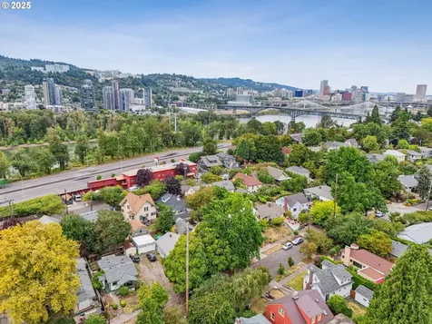 3775 SE 9th Avenue Portland OR 97202