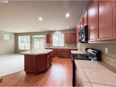 1724 SW Willowview Terrace Beaverton OR 97003