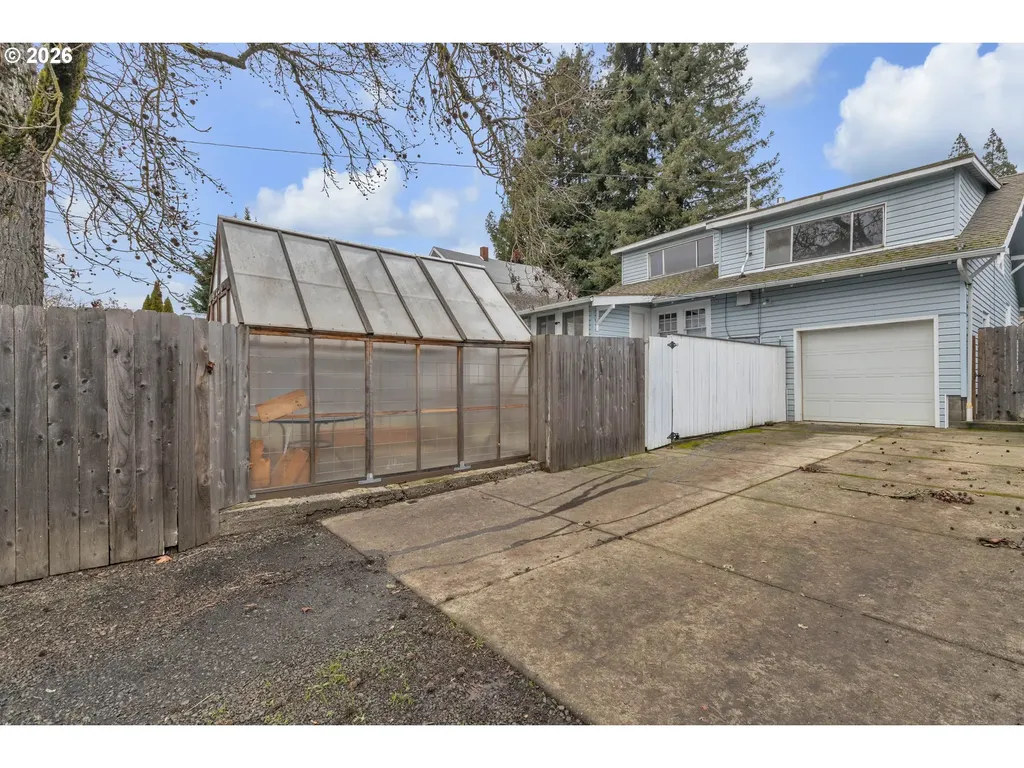 1560 SE Hamilton Street Roseburg OR 97470