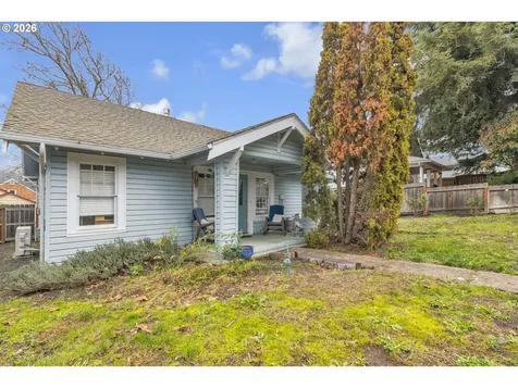 1560 SE Hamilton Street Roseburg OR 97470