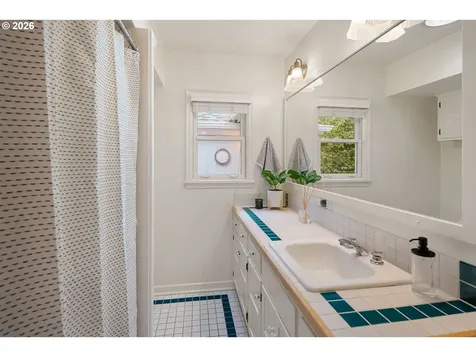 940 E 23rd Avenue Eugene OR 97405