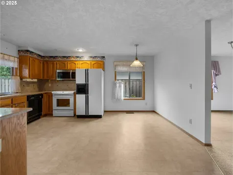 2780 NE Roberts Avenue Gresham OR 97030