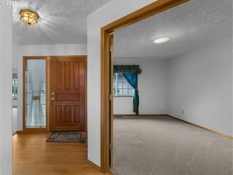 2780 NE Roberts Avenue Gresham OR 97030