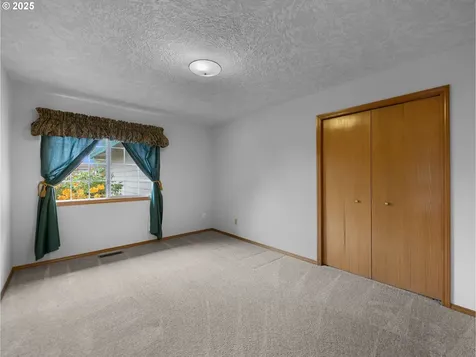 2780 NE Roberts Avenue Gresham OR 97030