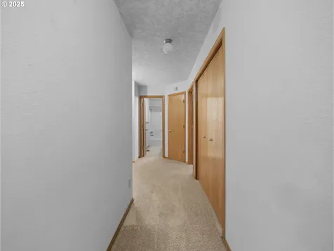 2780 NE Roberts Avenue Gresham OR 97030