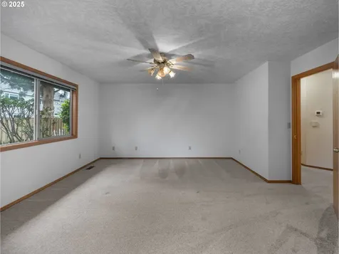 2780 NE Roberts Avenue Gresham OR 97030