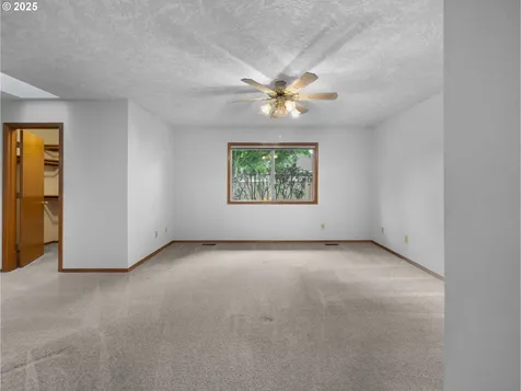 2780 NE Roberts Avenue Gresham OR 97030