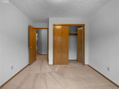 2780 NE Roberts Avenue Gresham OR 97030