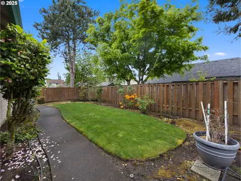 2780 NE Roberts Avenue Gresham OR 97030