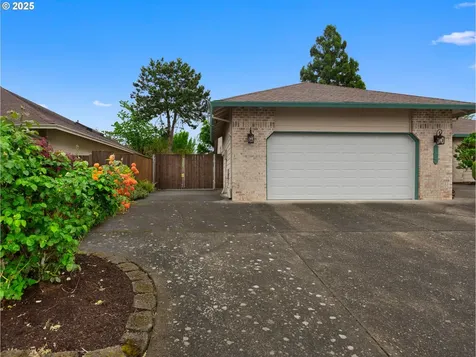 2780 NE Roberts Avenue Gresham OR 97030