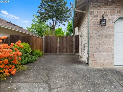 2780 NE Roberts Avenue Gresham OR 97030