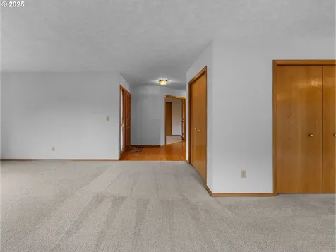 2780 NE Roberts Avenue Gresham OR 97030