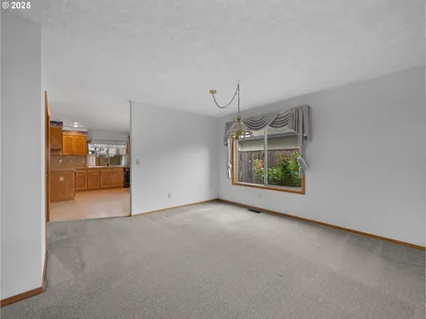 2780 NE Roberts Avenue Gresham OR 97030