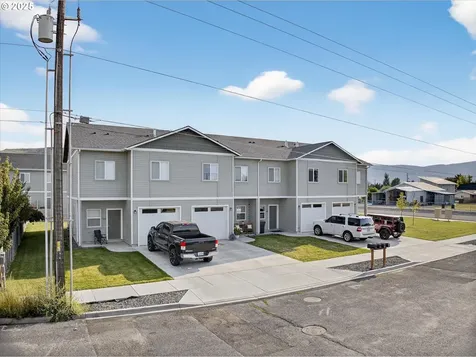 585 Baker Street Baker City OR 97814