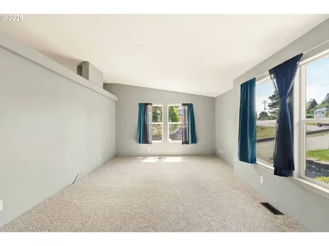 683 Lakeshore Drive Coos Bay OR 97420