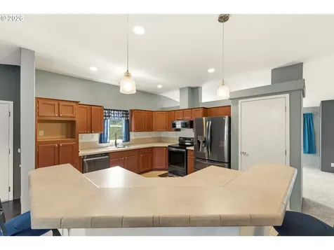 683 Lakeshore Drive Coos Bay OR 97420