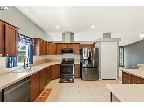 683 Lakeshore Drive Coos Bay OR 97420