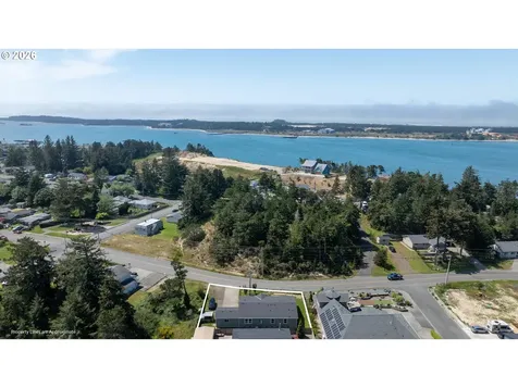 683 Lakeshore Drive Coos Bay OR 97420
