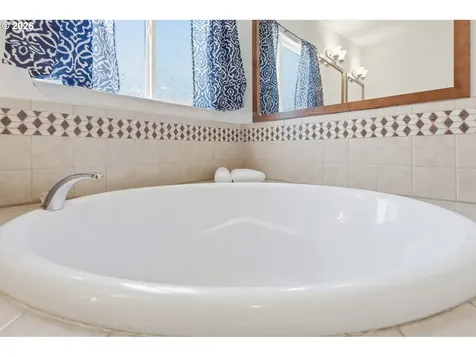 683 Lakeshore Drive Coos Bay OR 97420