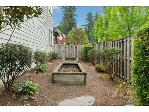 8175 SW Laurelwood Court Portland OR 97225