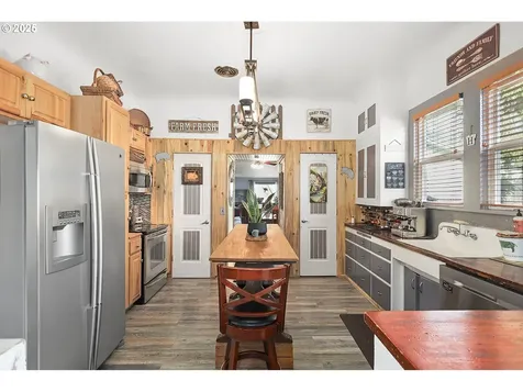 552 NE Williams Street Dufur OR 97021