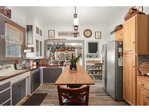 552 NE Williams Street Dufur OR 97021