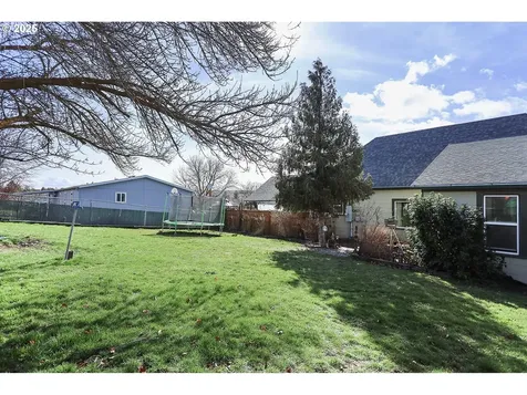 552 NE Williams Street Dufur OR 97021
