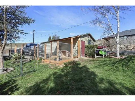 552 NE Williams Street Dufur OR 97021