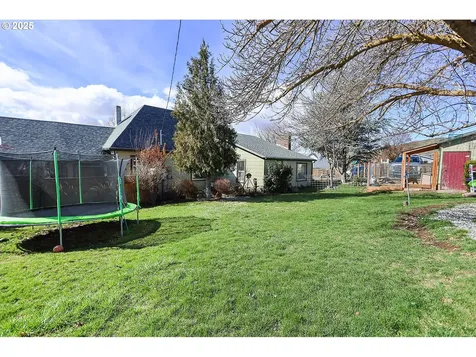 552 NE Williams Street Dufur OR 97021