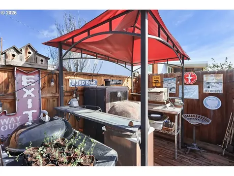 552 NE Williams Street Dufur OR 97021