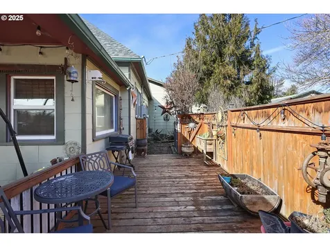 552 NE Williams Street Dufur OR 97021