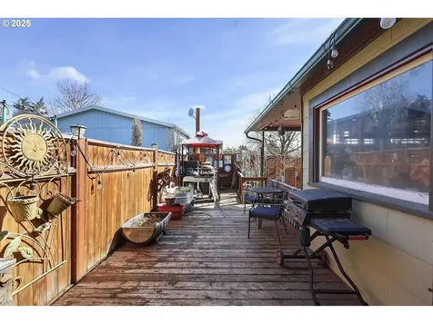 552 NE Williams Street Dufur OR 97021