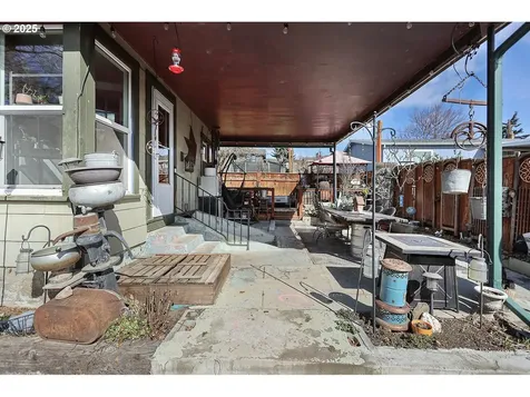 552 NE Williams Street Dufur OR 97021