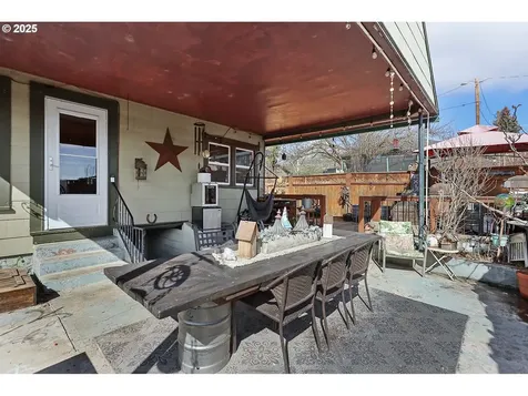 552 NE Williams Street Dufur OR 97021