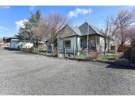 552 NE Williams Street Dufur OR 97021