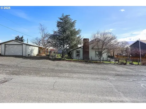 552 NE Williams Street Dufur OR 97021